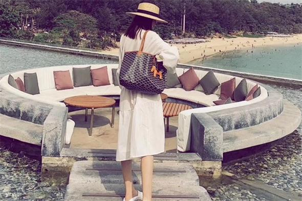 韓國emo狗牙包哪個(gè)顏色好看 狗牙包有哪些顏色 韓國emo狗牙包哪個(gè)顏色好看 狗牙包有哪些顏色