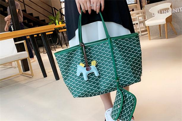 韓國emo狗牙包哪個(gè)顏色好看 狗牙包有哪些顏色 韓國emo狗牙包哪個(gè)顏色好看 狗牙包有哪些顏色