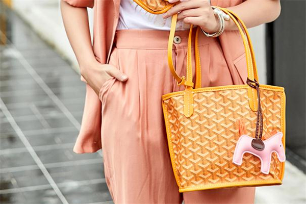 韓國emo狗牙包哪個(gè)顏色好看 狗牙包有哪些顏色 韓國emo狗牙包哪個(gè)顏色好看 狗牙包有哪些顏色