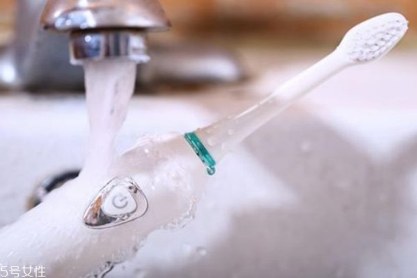 電動牙刷怎么換刷頭 電動牙刷如何換刷頭 電動牙刷怎么換刷頭 電動牙刷如何換刷頭