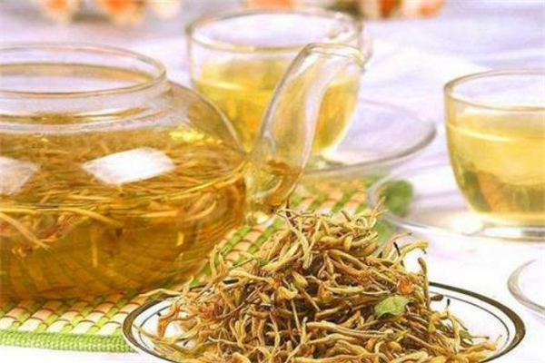 魚(yú)腥草能天天泡水喝嗎 魚(yú)腥草天天喝有害嗎