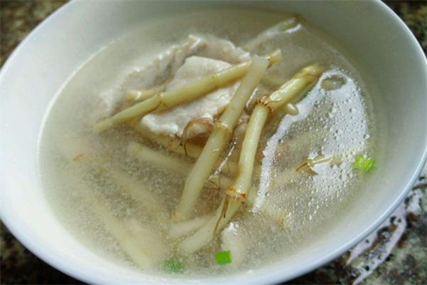 魚(yú)腥草能天天泡水喝嗎 魚(yú)腥草天天喝有害嗎