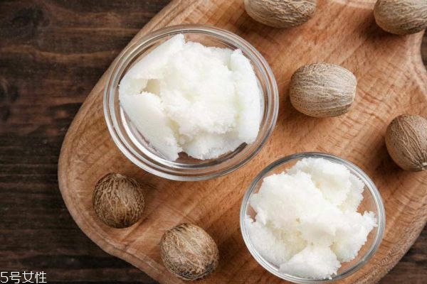 乳木果油可以直接涂臉上嗎 乳木果油擦臉的功效 乳木果油可以直接涂臉上嗎 乳木果油擦臉的功效