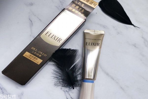 眼睛周圍只能涂眼霜嗎 眼部護膚品的選擇有講究