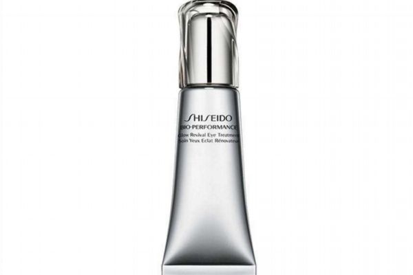 眼睛周圍只能涂眼霜嗎 眼部護膚品的選擇有講究