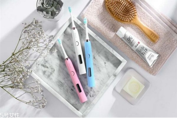 電動(dòng)牙刷如何換電池 電動(dòng)牙刷電池可以用多久 電動(dòng)牙刷如何換電池 電動(dòng)牙刷電池可以用多久