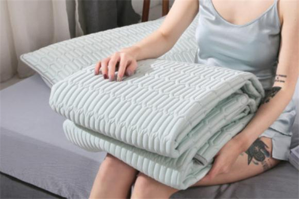 乳膠涼席多久清洗一次 乳膠涼席多長時(shí)間清洗最好