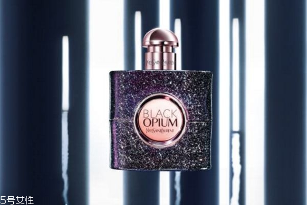 圣羅蘭黑鴉片和白夜版有什么區(qū)別 黑鴉片和白夜版的區(qū)別 圣羅蘭黑鴉片和白夜版有什么區(qū)別 黑鴉片和白夜版的區(qū)別