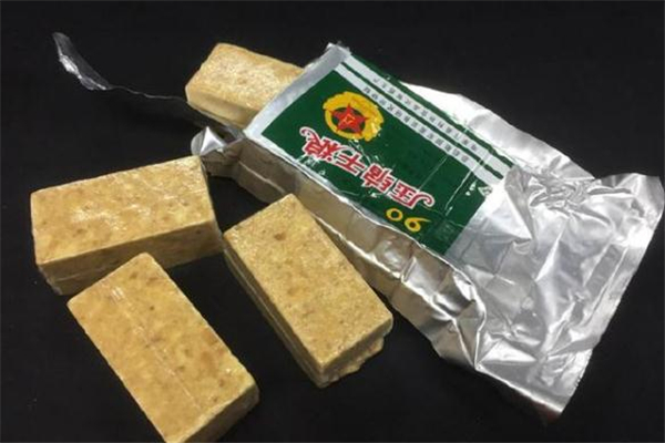 烤餅干沒有油紙可以用什么代替 烤餅干直接放烤盤上嗎