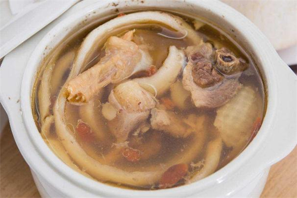 椰子肉煲雞湯的做法 椰子肉燉雞湯怎么做好吃 椰子肉煲雞湯的做法 椰子肉燉雞湯怎么做好吃