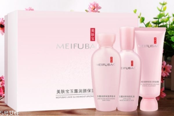 美膚寶補(bǔ)水保濕套裝怎么樣 美膚寶玉露潤(rùn)顏保濕系列 美膚寶補(bǔ)水保濕套裝怎么樣 美膚寶玉露潤(rùn)顏保濕系列