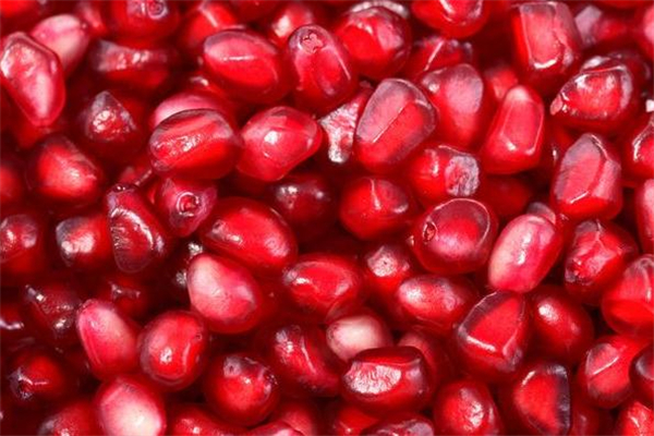 石榴籽吃了會得結石嗎 為什么吃石榴籽肚子疼