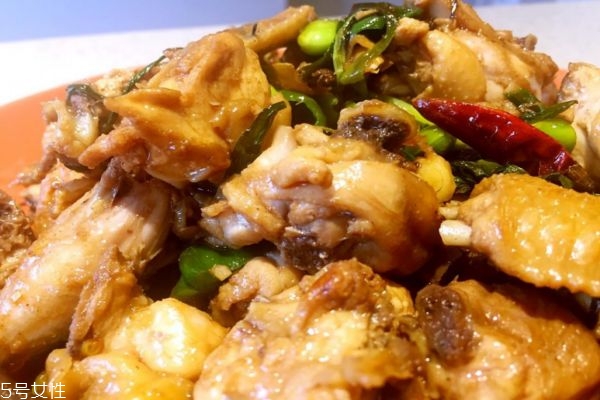 仔雞不能和什么一起吃 仔雞的做法 仔雞不能和什么一起吃 仔雞的做法