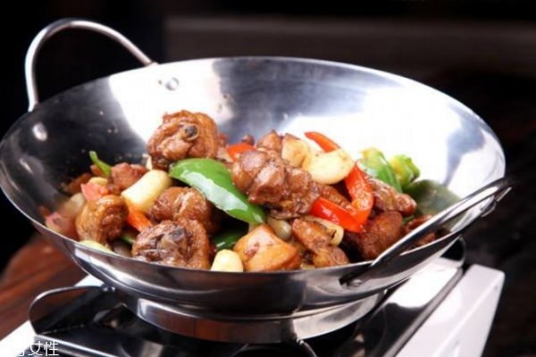 仔雞不能和什么一起吃 仔雞的做法 仔雞不能和什么一起吃 仔雞的做法