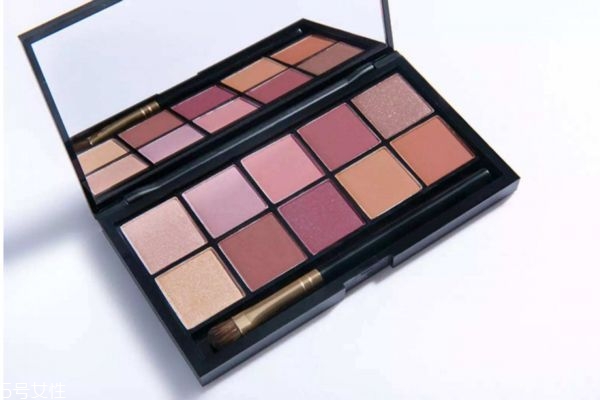 皮膚黃適合什么顏色眼影 黃皮怎么挑眼影顏色 皮膚黃適合什么顏色眼影 黃皮怎么挑眼影顏色