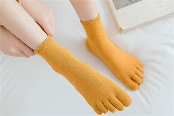 五指襪能防止腳臭嗎 五指襪對腳氣有好處嗎 五指襪能防止腳臭嗎 五指襪對腳氣有好處嗎