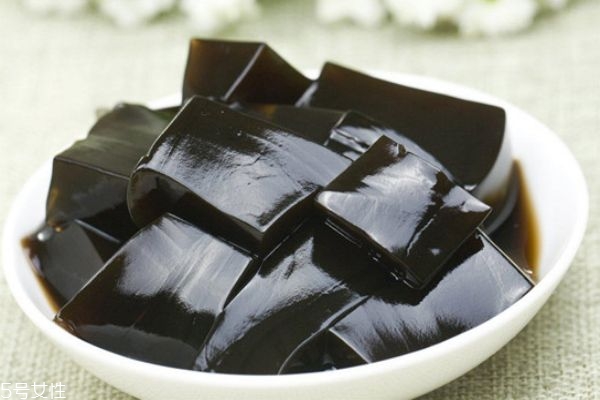 龜苓膏一次吃多少好 龜苓膏不宜吃多 龜苓膏一次吃多少好 龜苓膏不宜吃多