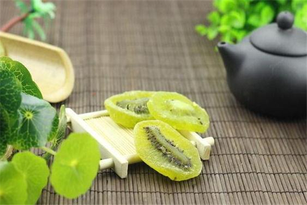 獼猴桃干孕婦可以吃嗎 獼猴桃干有營(yíng)養(yǎng)嗎 獼猴桃干孕婦可以吃嗎 獼猴桃干有營(yíng)養(yǎng)嗎