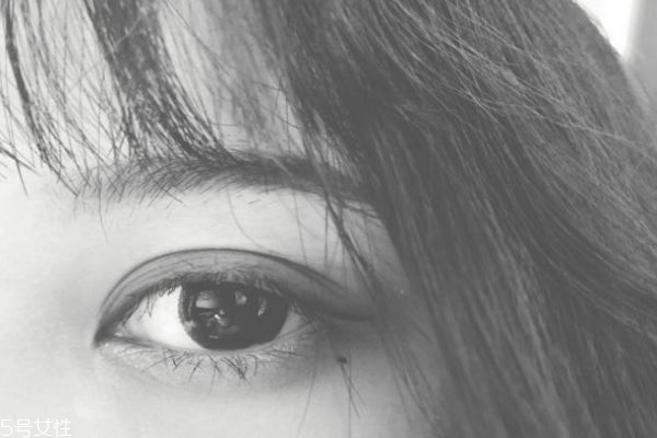 雙眼皮割了多久可以化妝 雙眼皮手術后恢復期 雙眼皮割了多久可以化妝 雙眼皮手術后恢復期