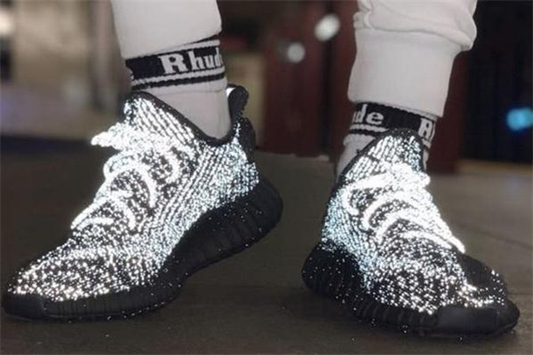 yeezy350黑色滿(mǎn)天星真假對(duì)比 椰子黑色滿(mǎn)天星真假辨別