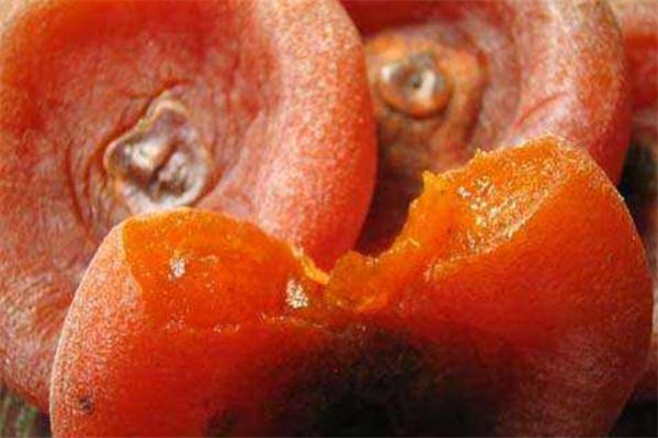 柿餅和奶茶可以一起吃嗎 吃了柿餅還能喝奶茶嗎 柿餅和奶茶可以一起吃嗎 吃了柿餅還能喝奶茶嗎