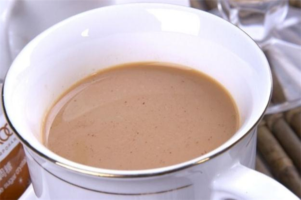 奶茶和薯片哪個(gè)容易胖 奶茶和薯片能一起吃嗎 奶茶和薯片哪個(gè)容易胖 奶茶和薯片能一起吃嗎