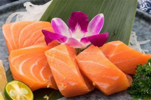 三文魚什么季節(jié)吃最好 三文魚什么時候最肥 三文魚什么季節(jié)吃最好 三文魚什么時候最肥