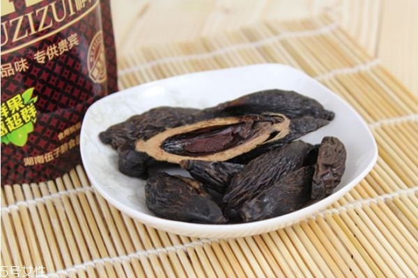 檳榔吃多了臉會(huì)變大嗎 常吃檳榔的危害 檳榔吃多了臉會(huì)變大嗎 常吃檳榔的危害