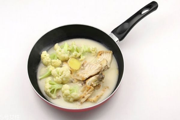 魚(yú)湯為什么是白色的 有的魚(yú)湯為什么不白