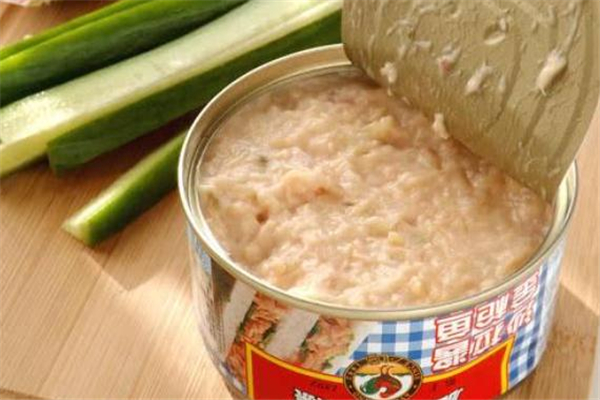 金槍魚罐頭油浸和水浸區(qū)別 金槍魚罐頭水浸還是油浸好 金槍魚罐頭油浸和水浸區(qū)別 金槍魚罐頭水浸還是油浸好