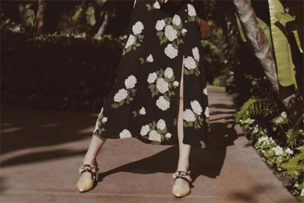 夏天穿什么鞋子顯腿長 小個子女生夏季穿鞋指南 夏天穿什么鞋子顯腿長 小個子女生夏季穿鞋指南