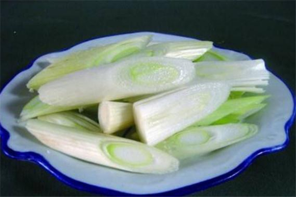 蔥白水怎么煮給寶寶吃 蔥白水最正確的做法 蔥白水怎么煮給寶寶吃 蔥白水最正確的做法