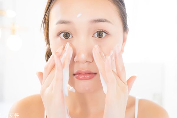 皂基洗面奶多久用一次 皂基洗面奶什么時候用好 皂基洗面奶多久用一次 皂基洗面奶什么時候用好