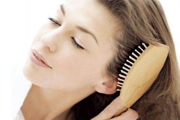怎樣去除頭皮屑小妙招 去頭屑最有效的方法 怎樣去除頭皮屑小妙招 去頭屑最有效的方法