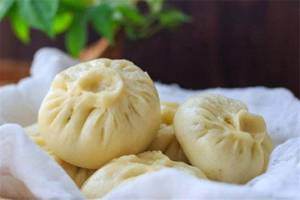 蒸包子中途可以打開(kāi)蓋子嗎 蒸包子中途可以加水嗎 蒸包子中途可以打開(kāi)蓋子嗎 蒸包子中途可以加水嗎