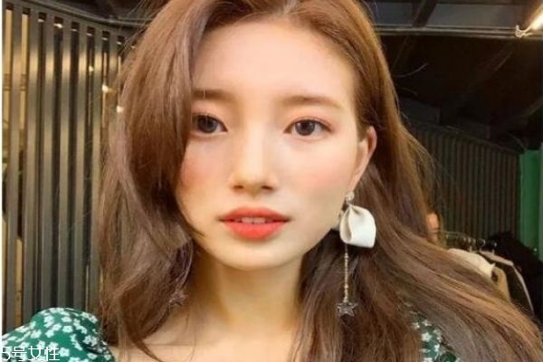 額頭窄顴骨寬叫什么臉型 額頭窄顴骨寬適合發(fā)型 額頭窄顴骨寬叫什么臉型 額頭窄顴骨寬適合發(fā)型