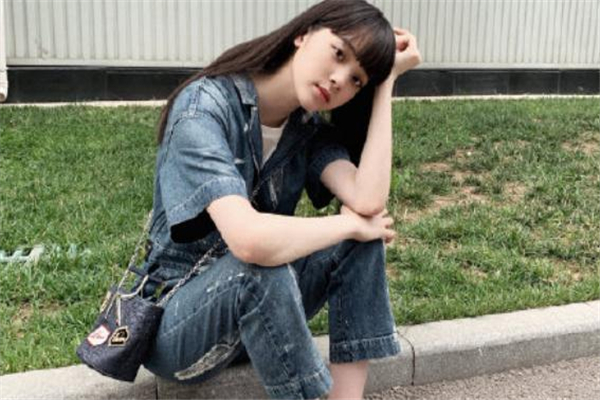 2019roger vivier七夕限定包包多少錢(qián) rv七夕限定水桶包