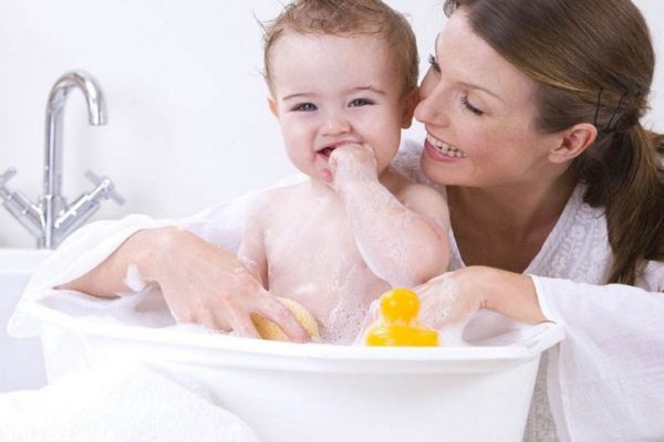 用什么泡澡比較好 寶寶可以泡澡嗎 用什么泡澡比較好 寶寶可以泡澡嗎