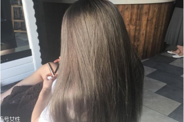 青木亞麻灰適合什么人 青木亞麻灰適合年齡 青木亞麻灰適合什么人 青木亞麻灰適合年齡