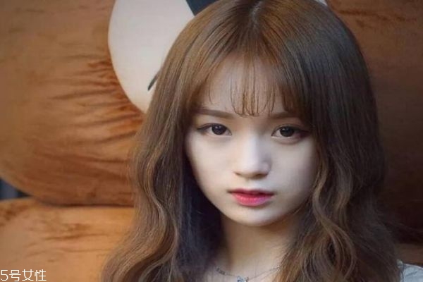 方臉剪什么劉海顯臉小 適合方臉的劉海 方臉剪什么劉海顯臉小 適合方臉的劉海