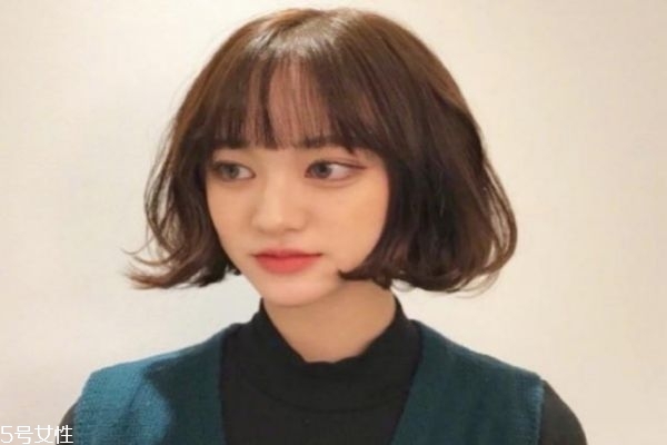 額頭窄顴骨寬叫什么臉型 額頭窄顴骨寬適合發(fā)型 額頭窄顴骨寬叫什么臉型 額頭窄顴骨寬適合發(fā)型