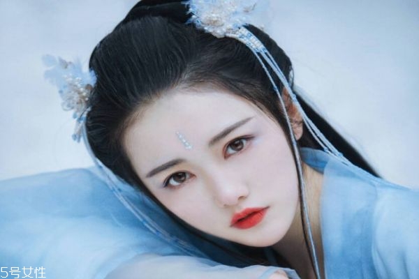 短發(fā)古裝發(fā)型簡單扎法 古風發(fā)型教程