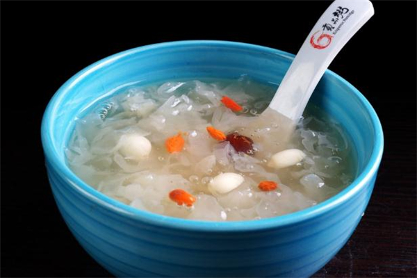 銀耳湯不能和什么一起吃 銀耳湯和什么相克 銀耳湯不能和什么一起吃 銀耳湯和什么相克