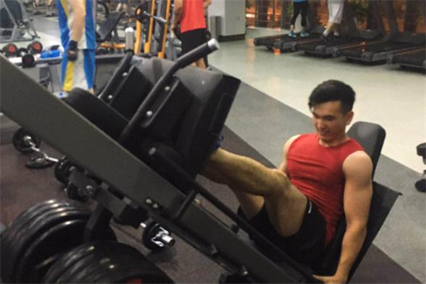 倒蹬機怎么練臀部 倒蹬機訓(xùn)練方法 倒蹬機怎么練臀部 倒蹬機訓(xùn)練方法