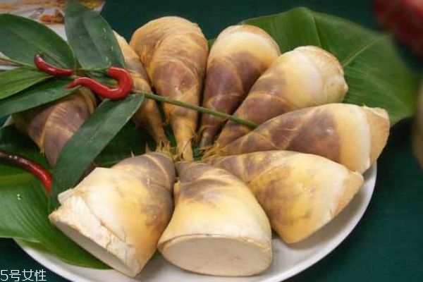 竹筍有什么營養(yǎng)價值呢 竹筍的功效有什么呢 竹筍有什么營養(yǎng)價值呢 竹筍的功效有什么呢