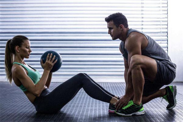 減脂和力量訓(xùn)練可以同時進行嗎 先減脂還是先力量訓(xùn)練