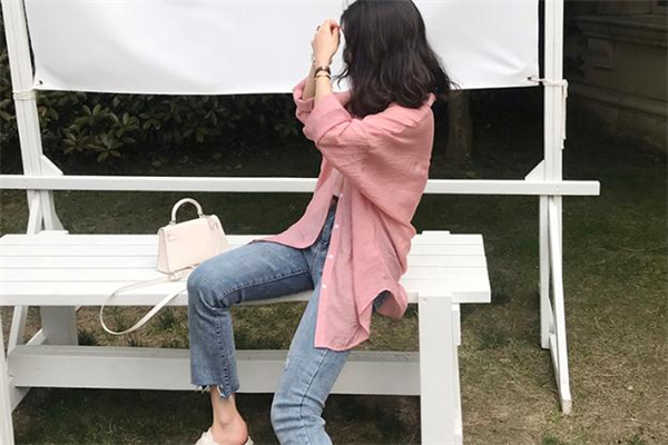 粉色襯衫怎么搭配 粉色襯衫時髦穿搭 粉色襯衫怎么搭配 粉色襯衫時髦穿搭