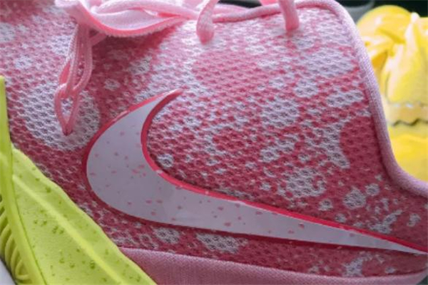 耐克歐文5海綿寶寶開箱測(cè)評(píng) kyrie5海綿寶寶派大星實(shí)物 耐克歐文5海綿寶寶開箱測(cè)評(píng) kyrie5海綿寶寶派大星實(shí)物