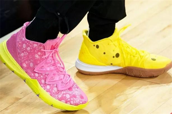 耐克歐文5海綿寶寶開箱測(cè)評(píng) kyrie5海綿寶寶派大星實(shí)物 耐克歐文5海綿寶寶開箱測(cè)評(píng) kyrie5海綿寶寶派大星實(shí)物