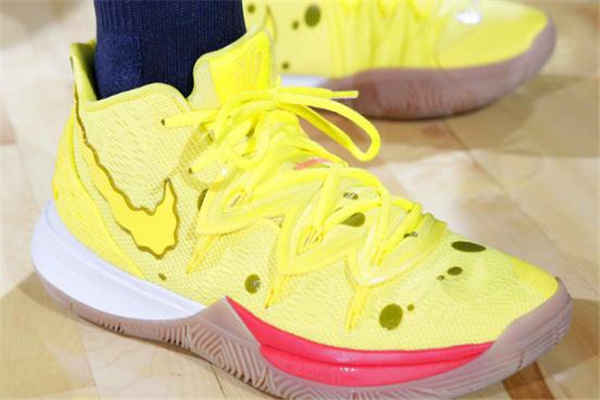 耐克歐文5海綿寶寶開箱測(cè)評(píng) kyrie5海綿寶寶派大星實(shí)物 耐克歐文5海綿寶寶開箱測(cè)評(píng) kyrie5海綿寶寶派大星實(shí)物